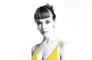 étudiant qui réfléchit à sa poursuite d'études après un BTS, un DUT, une licence