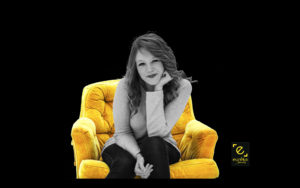 Coach en Orientation Scolaire Eurêka Study dans fauteuil jaune