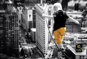 Bébé funambule avoir de l'audace