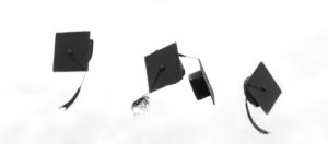 graduation chapeau jetés en l'air