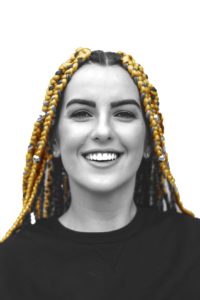 fille aux tresses dessiner son orientation