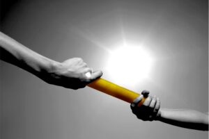 baton de relais jaune eurêka Study symbole transmission de nos formations