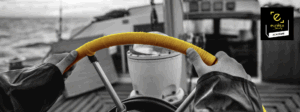 gouvernail de bateau fixer le cap et les objectifs