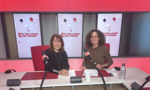 Valérie Wasson et Emmanuelle Bastide lors de l'émission RFI 8 milliards de voisins le 25 mars 2026