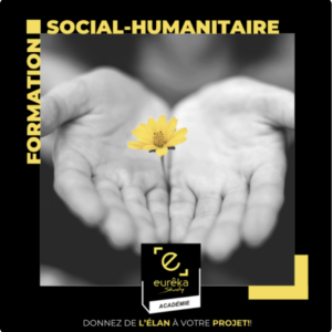 une fleur jaune offerte par deux mains ouvertes symbole des études dans l'humanitaire